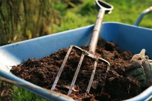 農村人家禽家畜的糞便用來“喂”莊稼,怎么處理才能達到最佳肥效? 農村人家禽家畜的糞便用來“喂”莊稼,怎么處理才能達到最佳肥效?